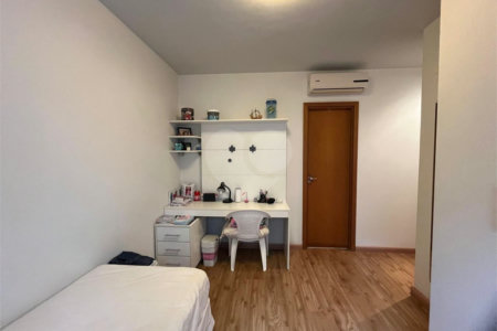 Apartamento á venda com 200m² - Bosque da Saúde