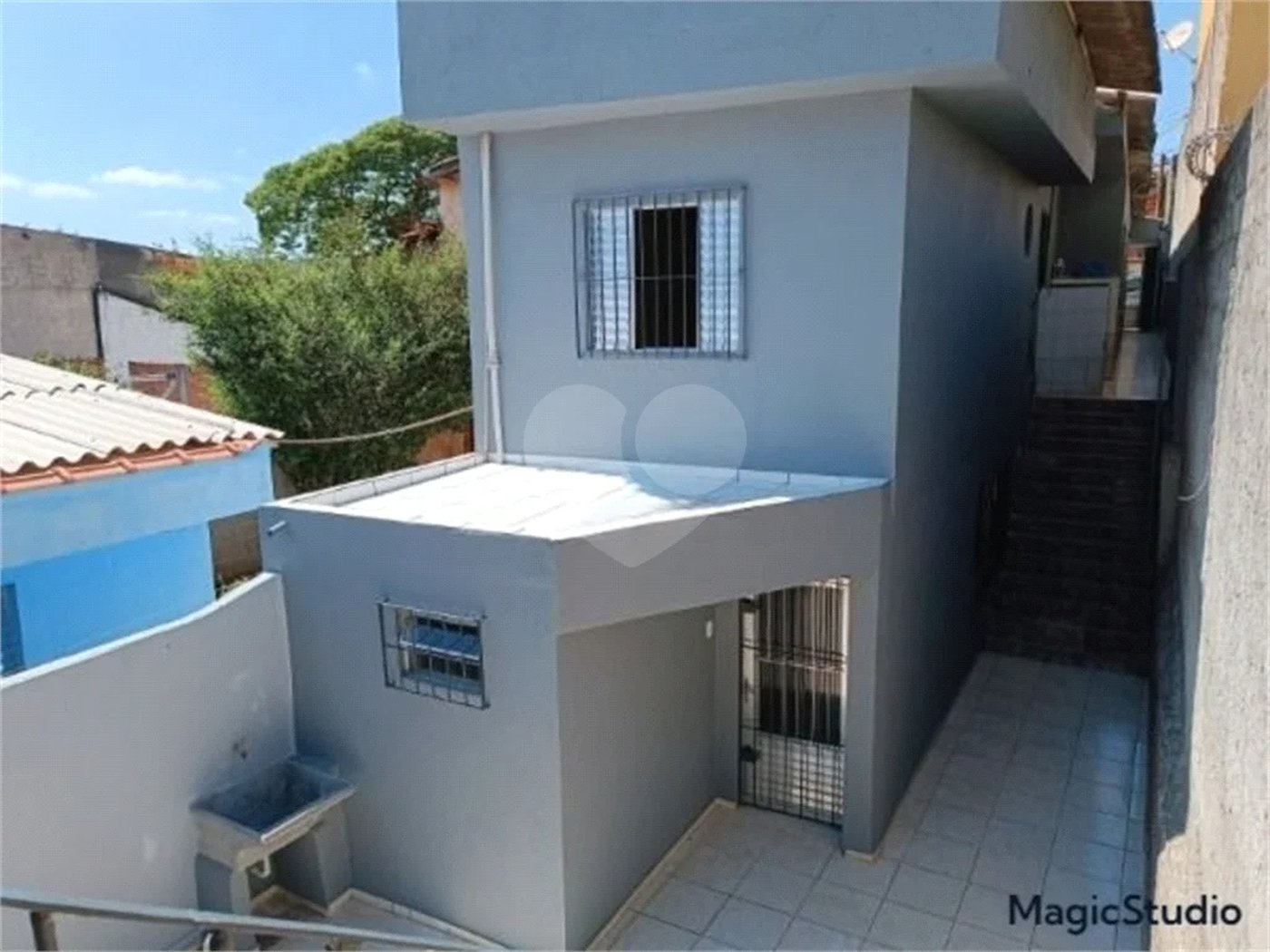 4 casas independentes em terreno de 245m² , à venda no Jardim Soares em Guainazes.