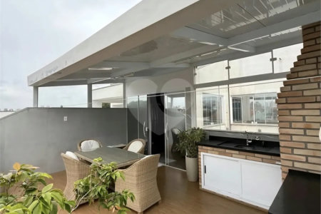 Apartamento de 100 m² à venda em Santo André, sem condomínio, com 2 quartos, 2 banheiros, móveis planejados, área gourmet e 1 vaga coberta e fixa. Excelente acabamento.
