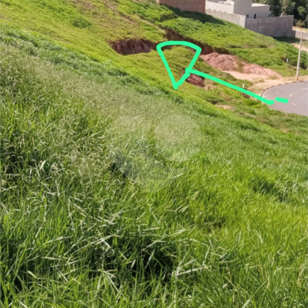 Terreno em condomínio fechado com 1.086 metros, pronto para construir, ampla área de lazer, aceita financiamento