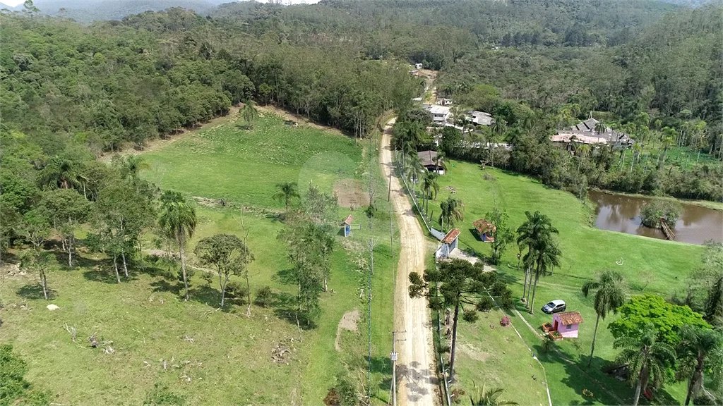 Sítio à venda com 8 quartos, sendo 4 suítes, em Taiaçupeba, Mogi das Cruzes, SP