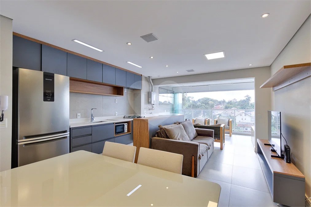 Apartamento com 68m² sala 02 ambientes, 02 dormitórios, sendo 01 suíte banheiro social e vaga no subsolo.! Venha conhecer!