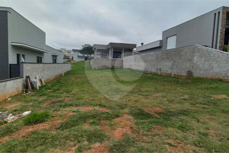 Terreno no Condomínio Santa Isabel II em Louveira