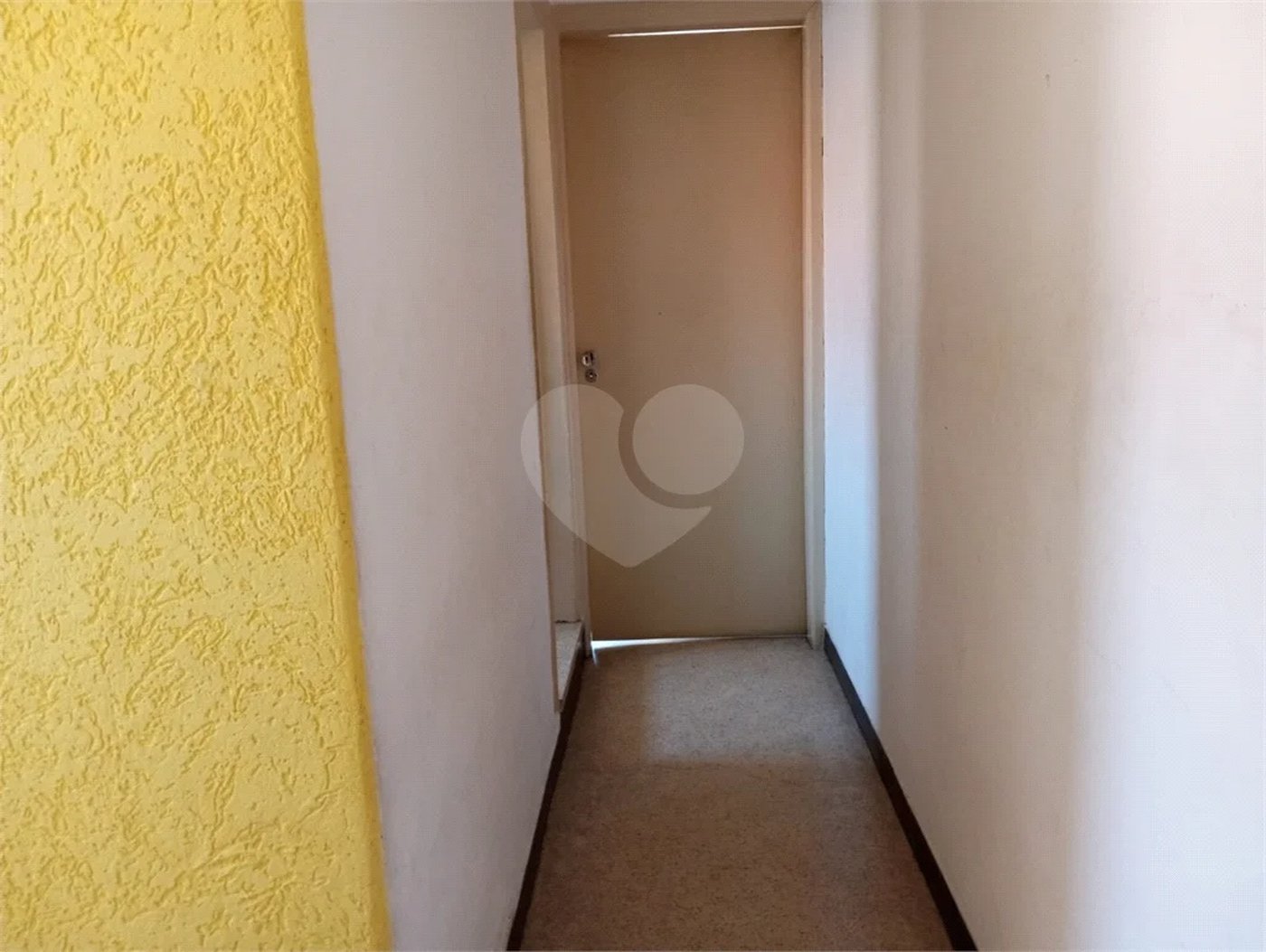 Terreno á venda com 2 casas na Vila Rosália, Guarulhos, SP.