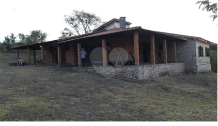 Sítio à venda com 4 quartos, sendo 2 suítes, no Centro, Bom Jesus da Penha, MG