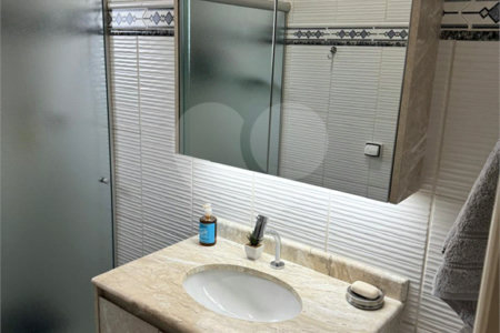 Sobrado à venda com 3 quartos, sendo 1 suíte,  em Parque dos Sabiás, Louveira, SP