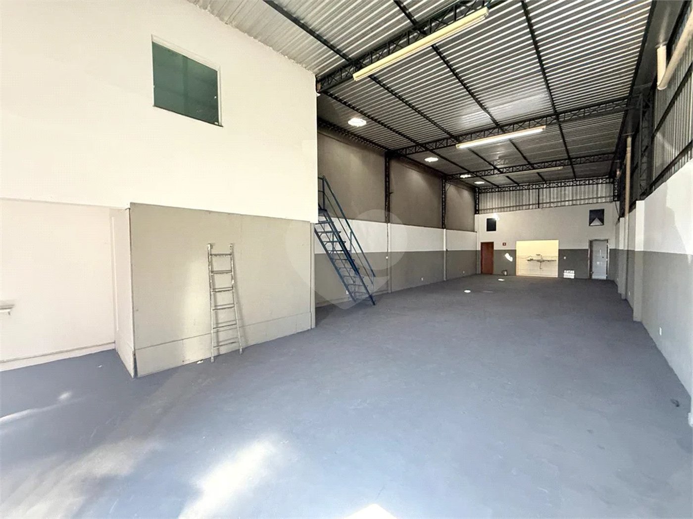 Salão Comercial para alugar no Bairro Água Branca
