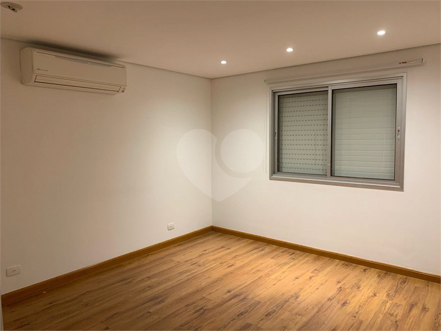 Lindo apartamento reformado!!! Apto a venda 3 dormitórios 1 suite e 2 vagas - Vila Nova Conceição