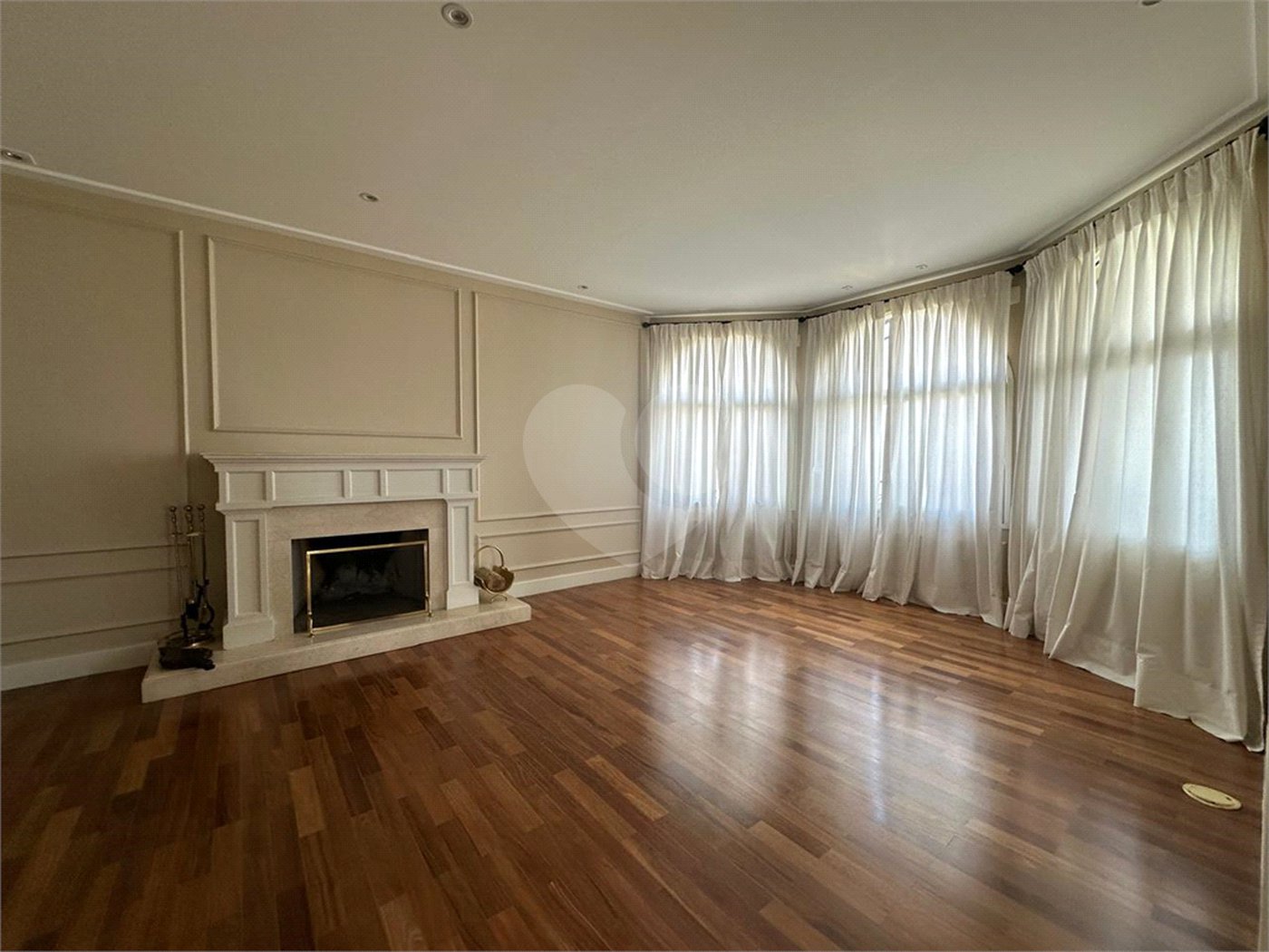Apartamento para alugar com 4 suítes em Jardim Fonte do Morumbi, São Paulo, SP