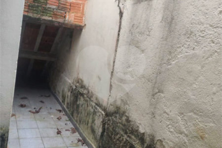 CASA COM DOIS ANDARES SEPARADOS A VENDA NO JARDIM LIMOEIRO, COM 139M²