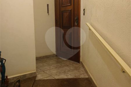 Linda casa em ótima localização!!