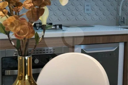 Apartamento 32 m2, com 1 dormitório e 01 vaga de garagem