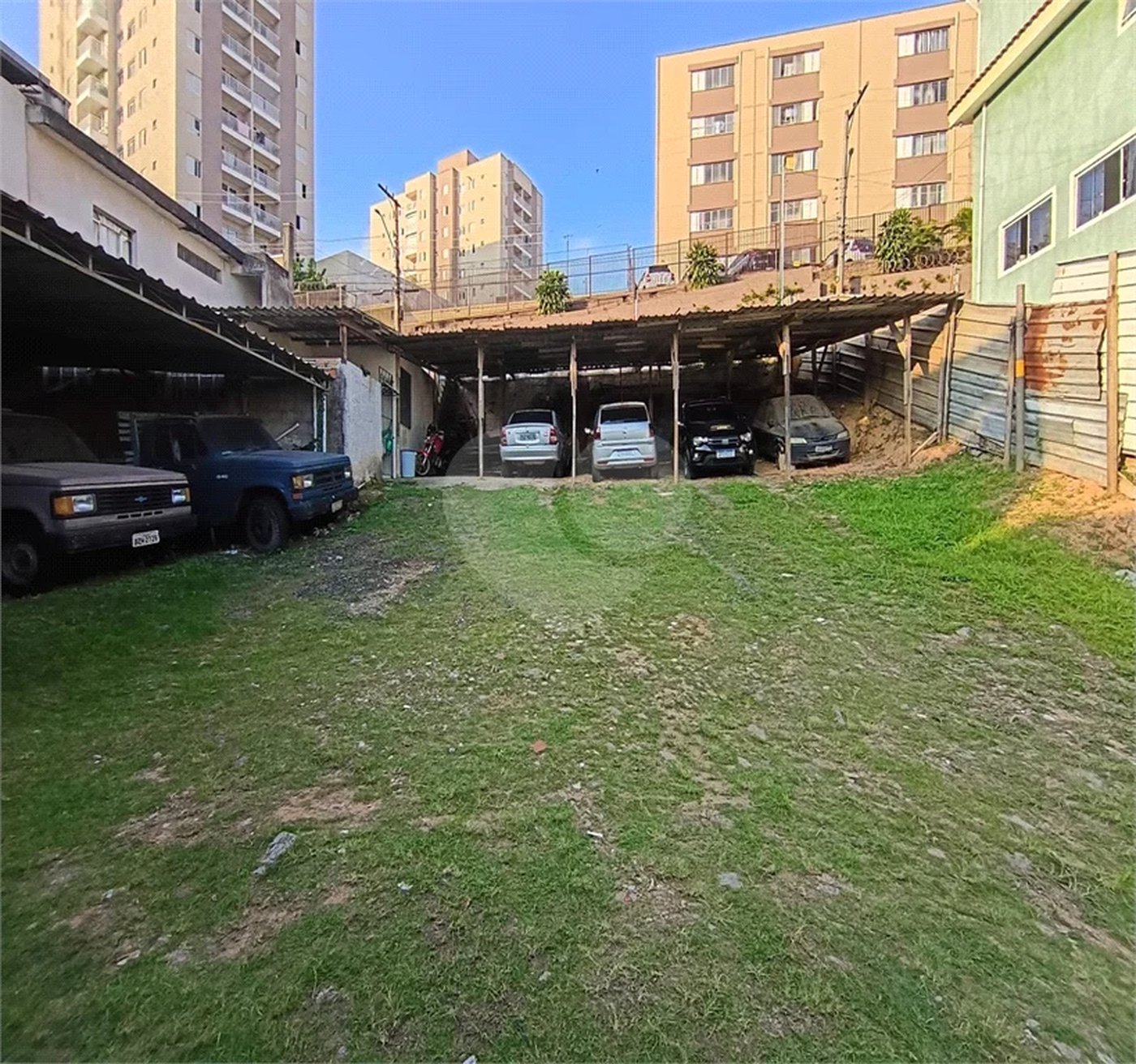 TERRENO DE 500 M² COM 20 METROS DE FRENTE PARA LOCAÇÃO )R$ 6.000,00) OU VENDA NO MANDAQUI