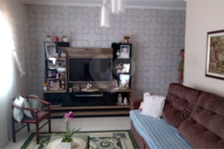 Sobrado à venda com 247,75m² e 2 casas no mesmo terreno, localizado no bairro Jardim Terezópolis.