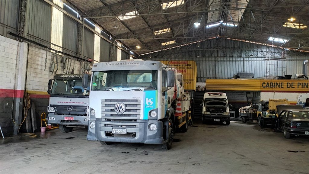 Galpão com 1000m² , 15 vagas , à venda em Itaquera.