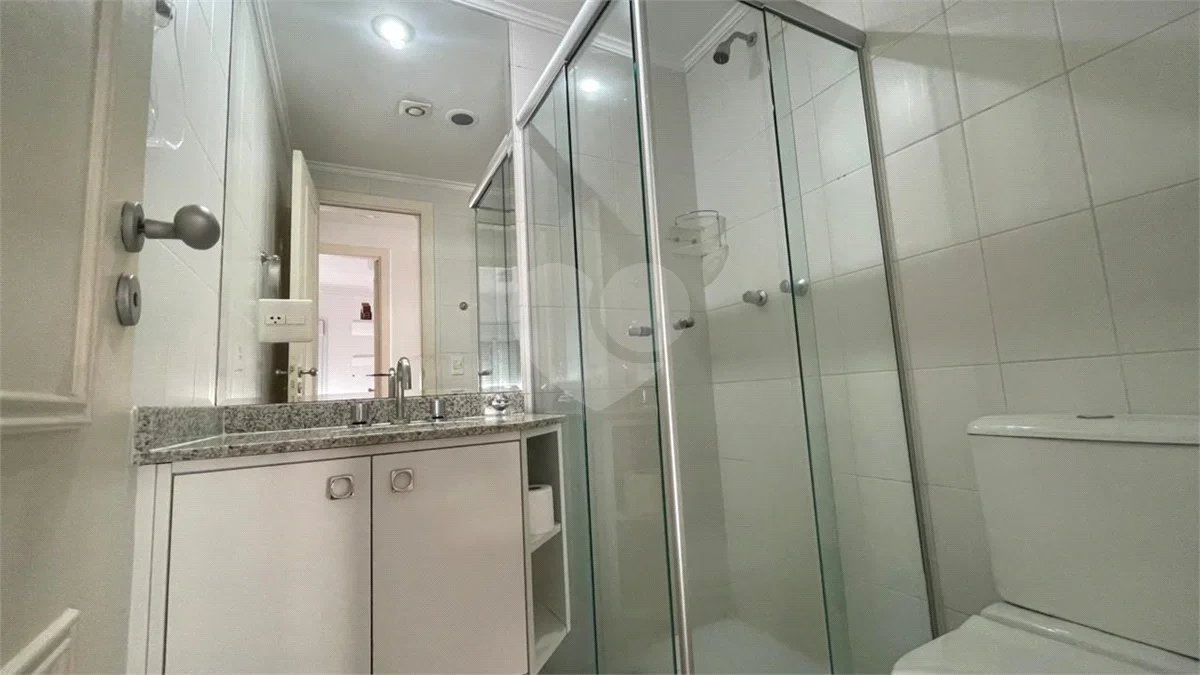 Apartamento à venda ou para alugar com 3 quartos, sendo 1 suíte,  em Riviera de São Lourenço, Bertioga, SP