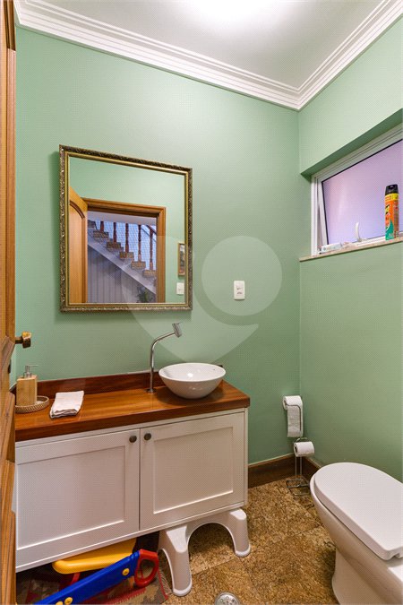 Casa à venda com 4 quartos, sendo 2 suítes,  em Alto da Boa Vista, São Paulo, SP