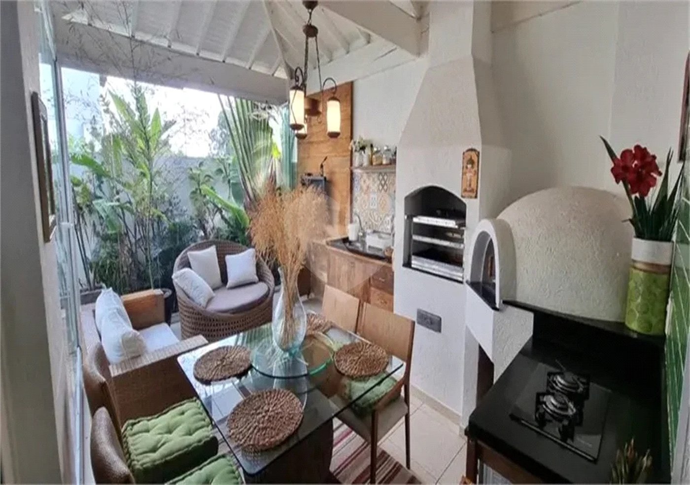 SOBRADO MOBILIADO DE 199,0 M² COM 02 SUITES, 04 VAGAS E PISCINA PARA VENDA NO JARDIM VIRGINIA BIANCA