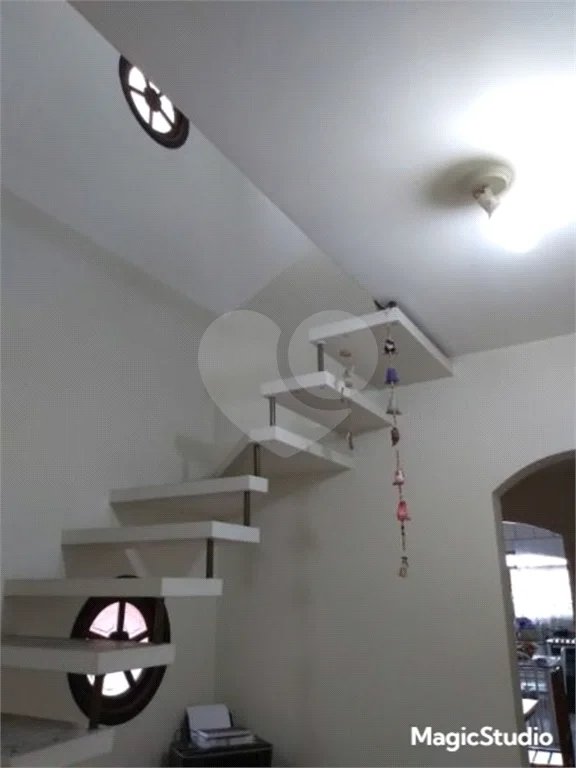 Sobrado com 246m², 3 quartos, sendo 1 suíte, 7 vagas de garagem, à venda no Jd das Maravilhas, em Santo André