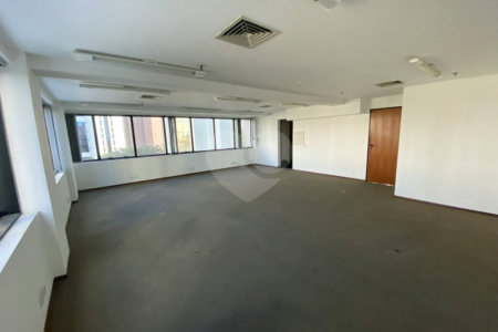 Conjunto comercial com 146m², 3 vagas, à venda no Brooklin