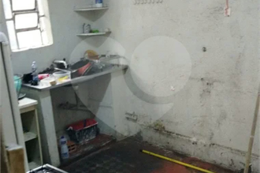 Casa à venda com 3 quartos, sendo 1 suíte,  em Bom Retiro, São Paulo, SP