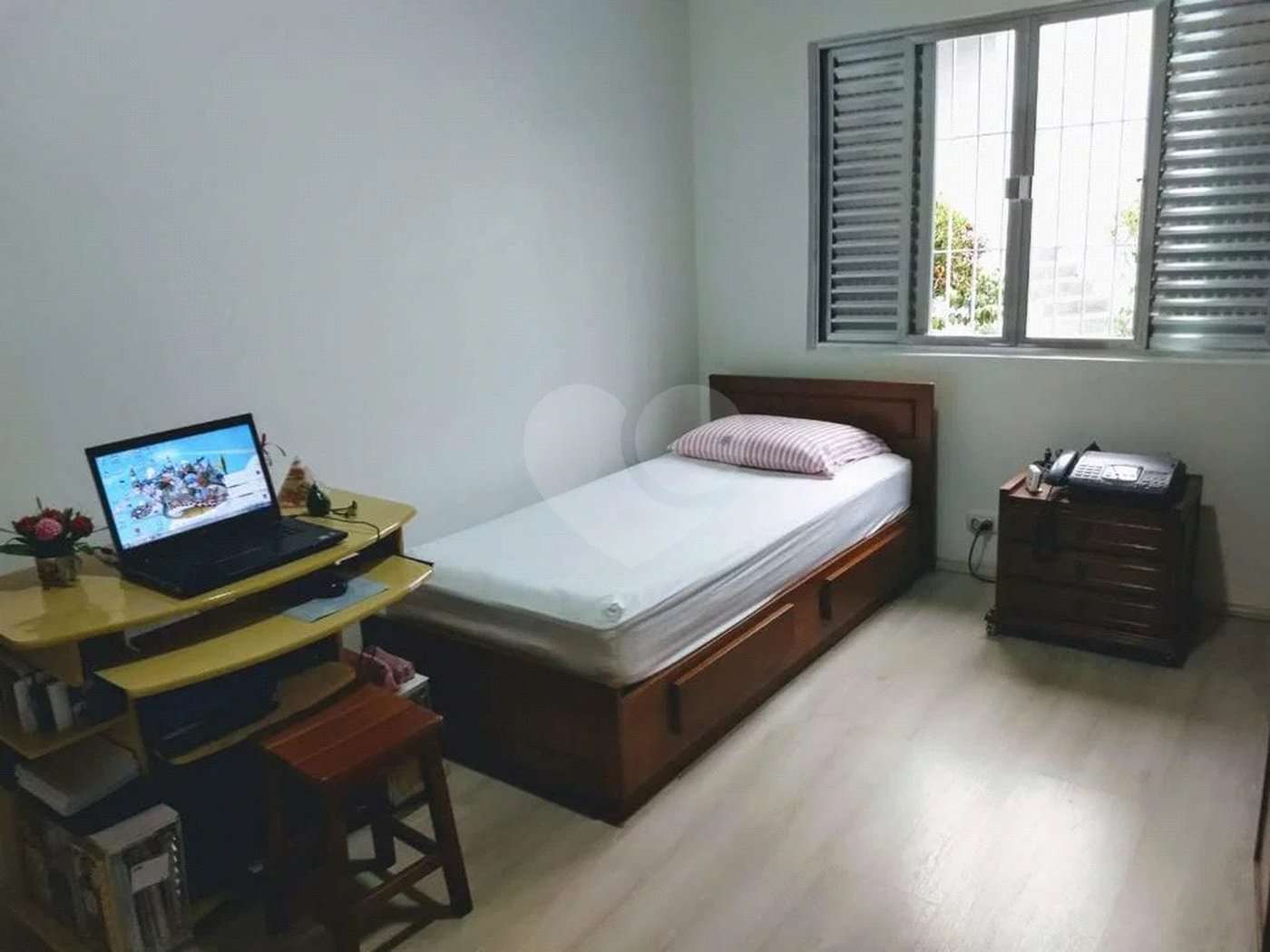 CASA TÉRREA À VENDA NA MOOCA - COM PORTEIRA FECHADA.