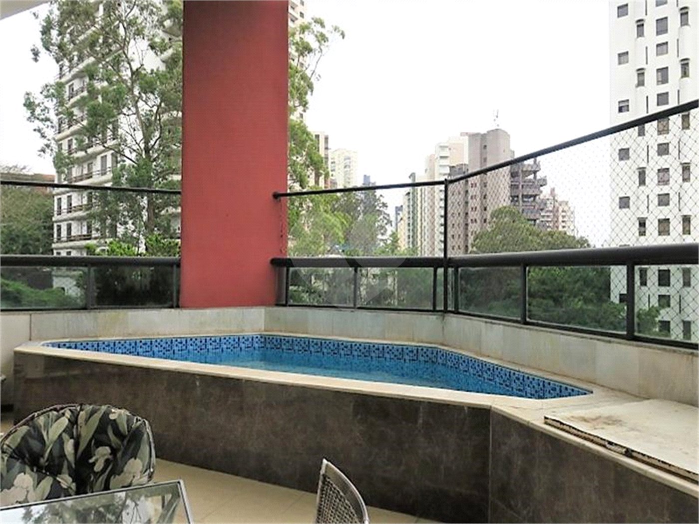 APARTAMENTO UM POR ANDAR!