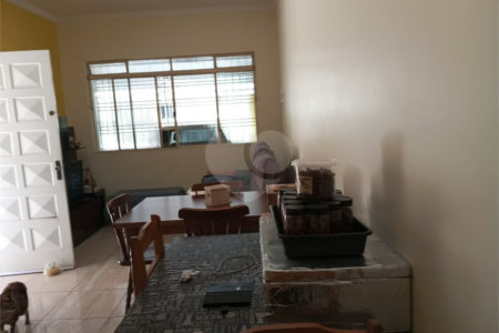 Terreno á venda com 2 casas na Vila Rosália, Guarulhos, SP.