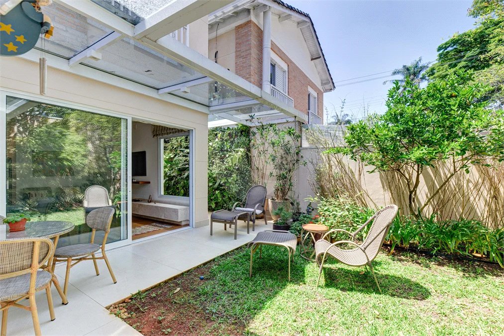 Casa à venda com 3 suítes no condomínio Villa Splendore, São Paulo - SP