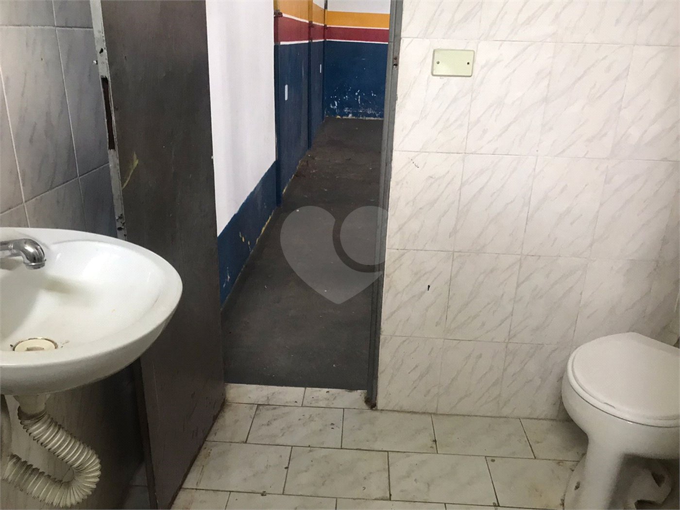 Galpão Comercial na Vila Luftalla.
