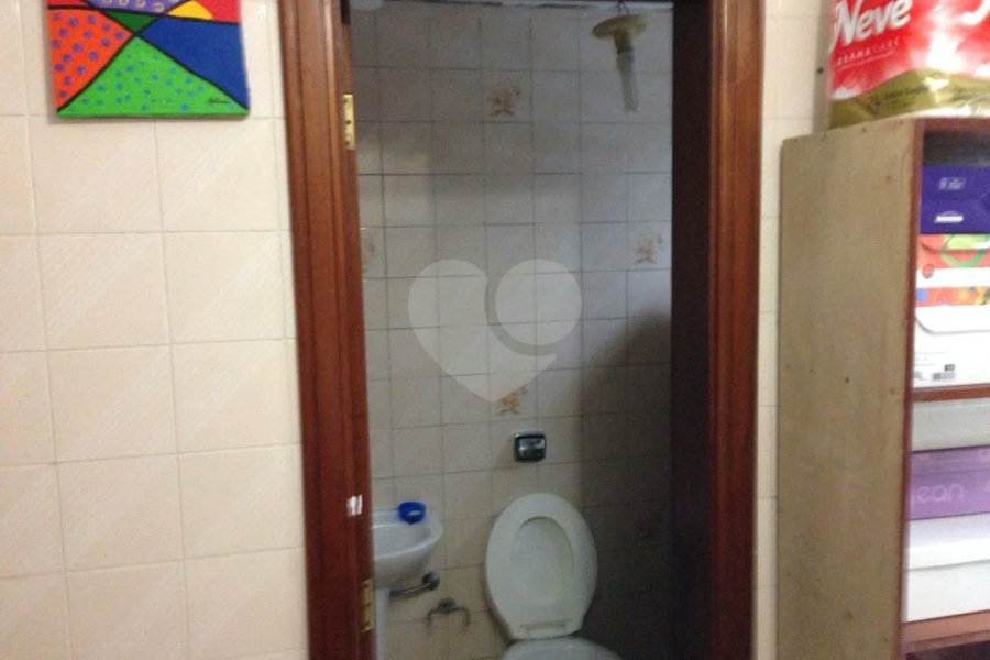 Vende-se Sobrado em Condomínio Fechado – 3 Dormitórios | 180 m²