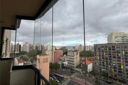 Apartamento de 107m2 no Planalto Paulista com 3 dorms, 1 suíte, 4 banheiros, 2 vagas. Estuda permuta.