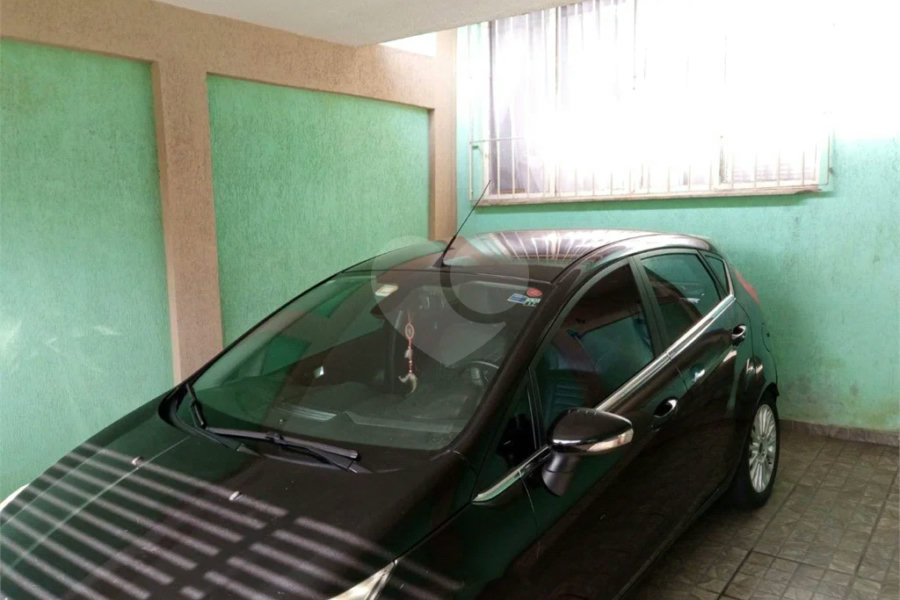 Ótimo sobrado, com amplo espaço interno (127m2), possuindo 03 dormitórios (01 suíte),