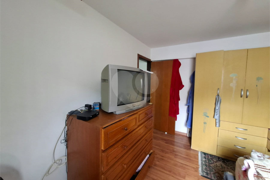 Sobrado venda ou locação HORTO com 254m2, 4 quartos, 2 sala, 2 cozinha, quintal e 3 vagas de garagem