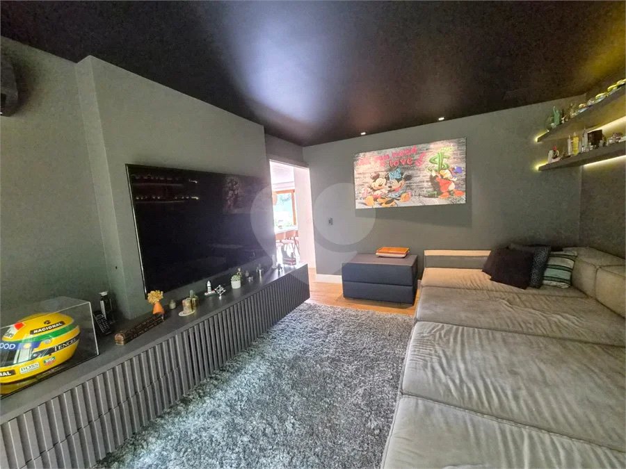 Casa em Condomínio de Alto Padrão no Suíça da Cantareira.