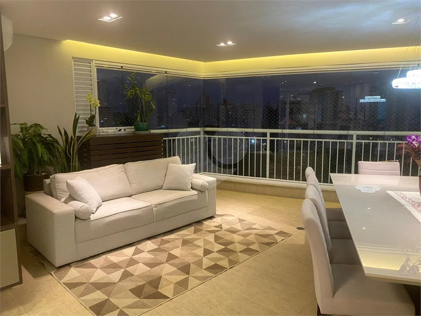 Apartamento à Venda na Mooca com 122 m² sendo 3 Suítes com Varanda Gourmet com 2 Vagas Aceita Permuta