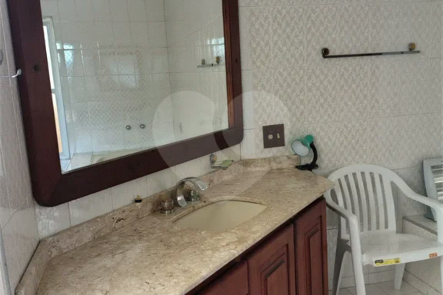 Casa à venda ou para alugar com 5 quartos, sendo 2 suítes, em Jardim Dos Estados, Poços de Caldas - MG