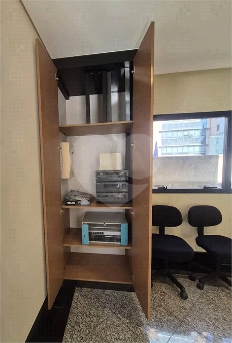 Conjunto comercial reformado na Cincinato Braga — 87 m², 2 vagas e a 1 quadra do Metrô Brigadeiro