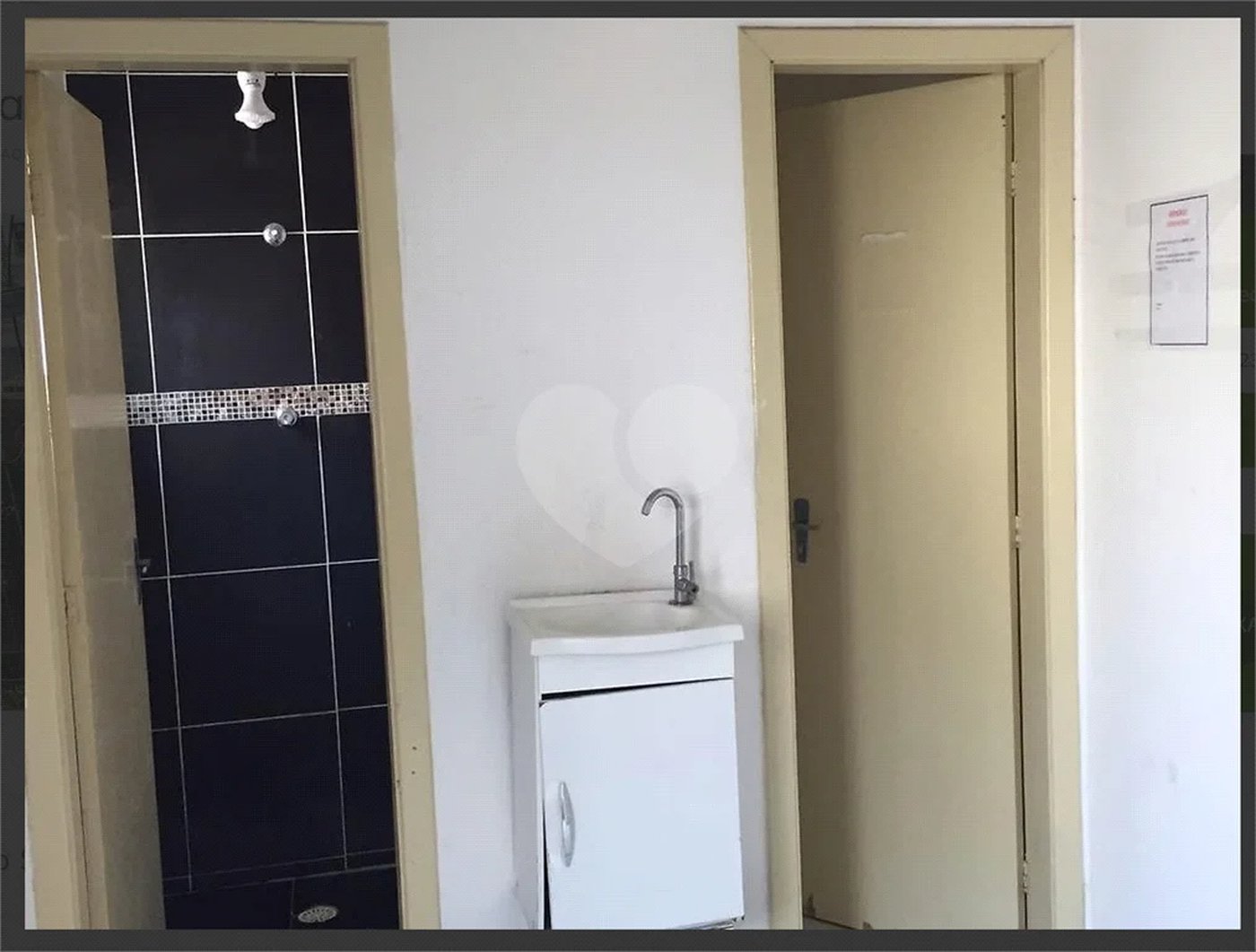 Casa comercial na Liberdade.