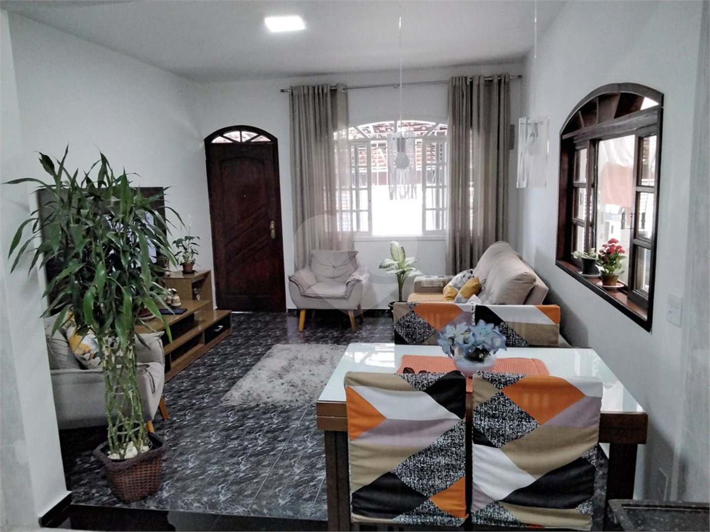 CASA A VENDA OU PERMUTA EM MOGI DAS CRUZES