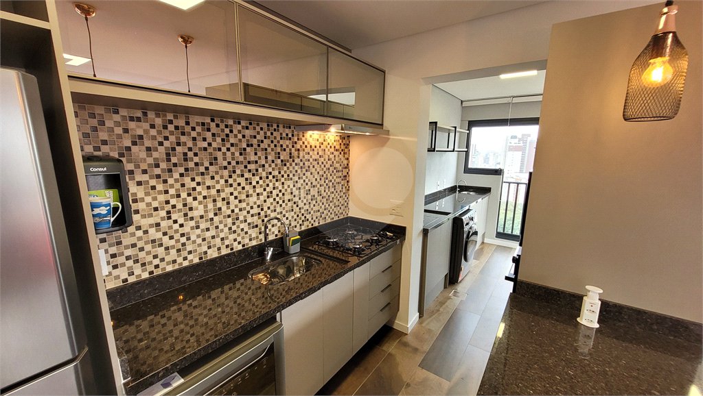 Apartamento de 2 quartos mobiliado à venda no Paraíso