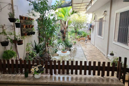 Casa térrea no Jardim Hikare