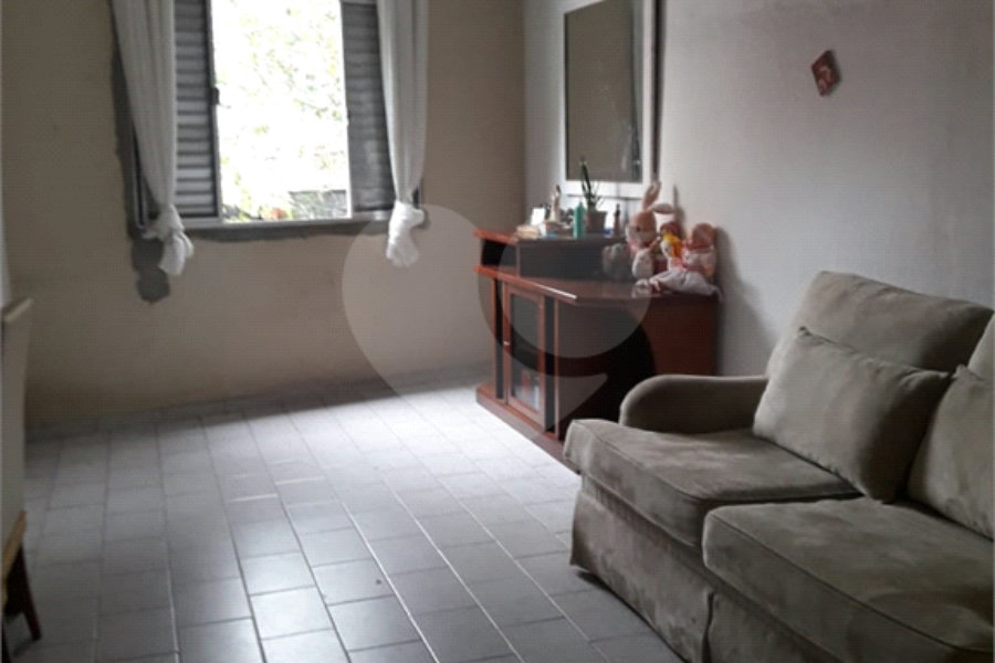 Terreno à venda de 251m² na Chácara Inglesa