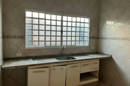 Casa para alugar com 4 quartos, sendo 2 suítes, no Centro, Três Lagoas, MS