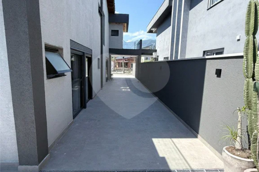 Casa à venda com 7 quartos, sendo 6 suítes, em Morada da Praia, Bertioga, SP