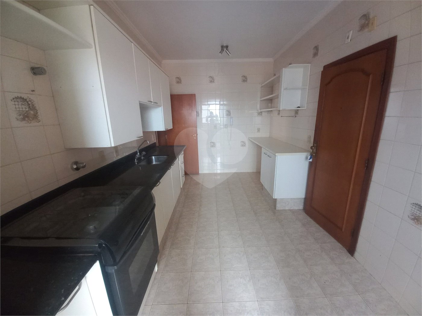 Apartamento para venda ou locação no Ed. Alexandre Previero