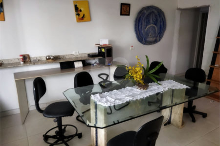 Vende Sobrado com 180m² - Vila Santa Catarina