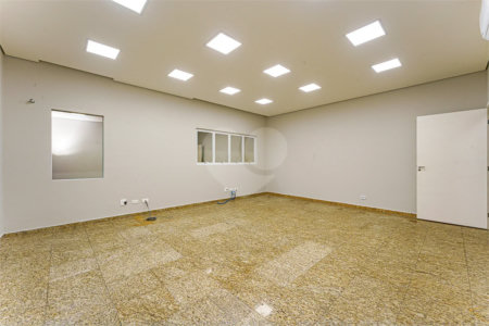 Prédio inteiro comercial á venda e locação na Vila Leopoldina.