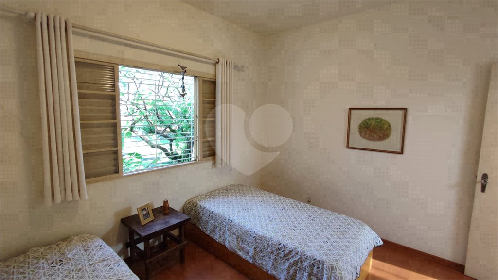 Casa à Venda de 3 dormitórios em São Carlos, no bairro Parque Santa Marta