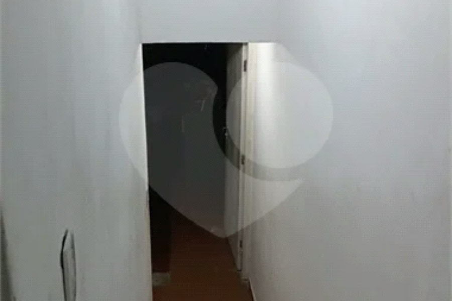 IMÓVEL COM SOBRADO + OUTRA CASA NO TERRENO, ÓTIMA PARA RENDA OU FAMÍLIA GRANDE